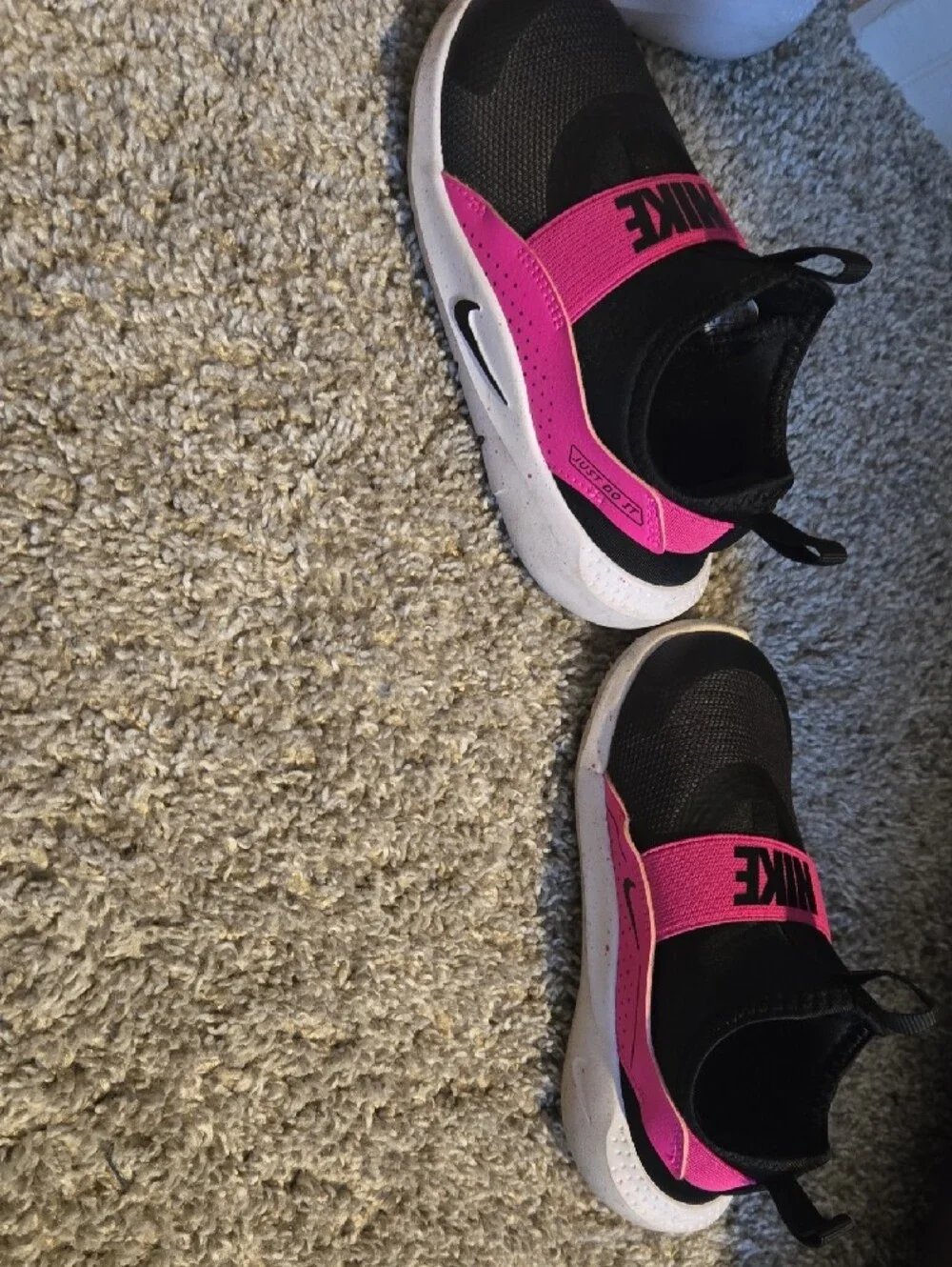 Nike Kids Black Sneakers with Hot Pink Strap